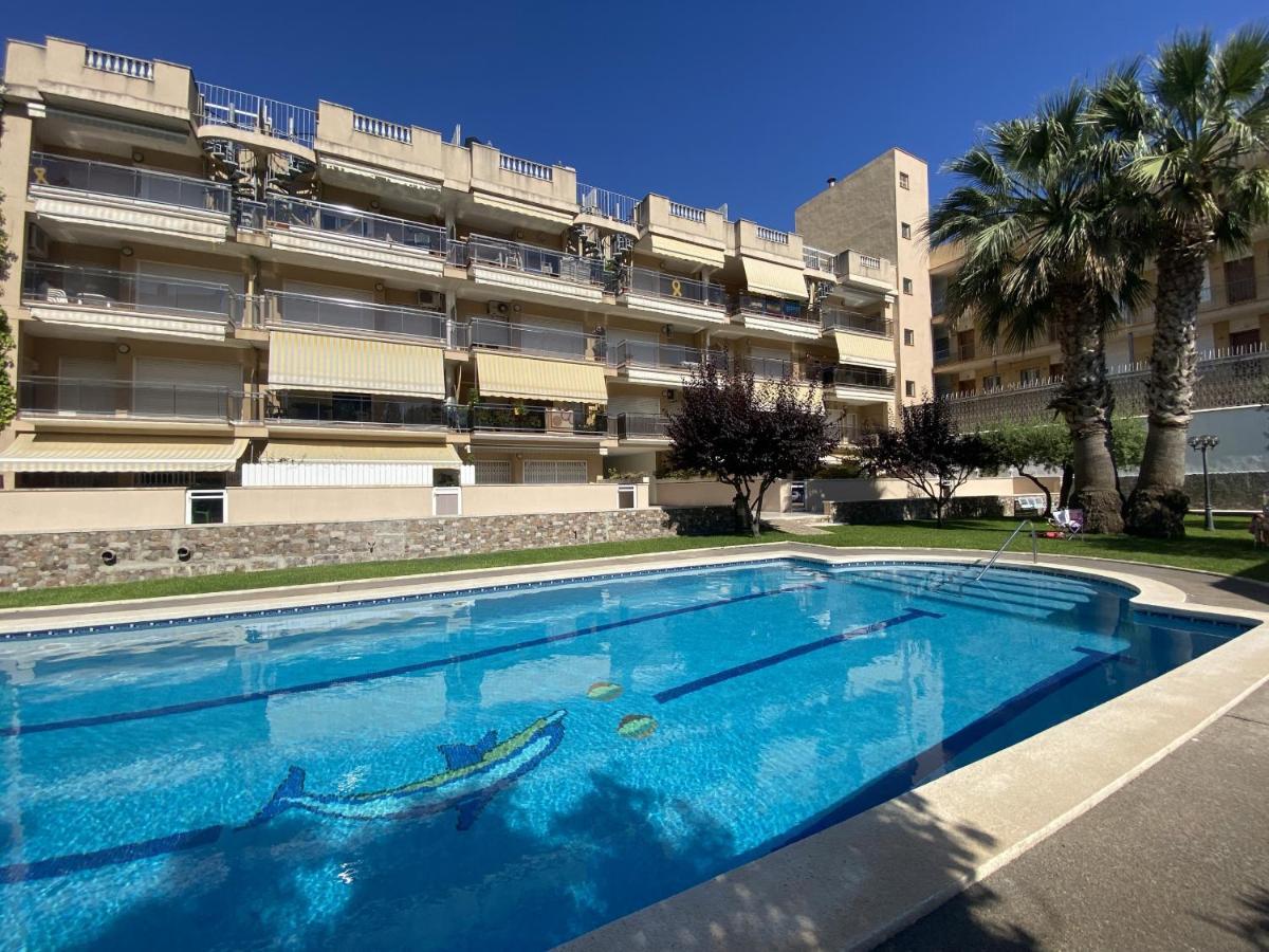 R123 Apartamento en la planta baja con piscina cerca de la playa Calafell Exterior foto