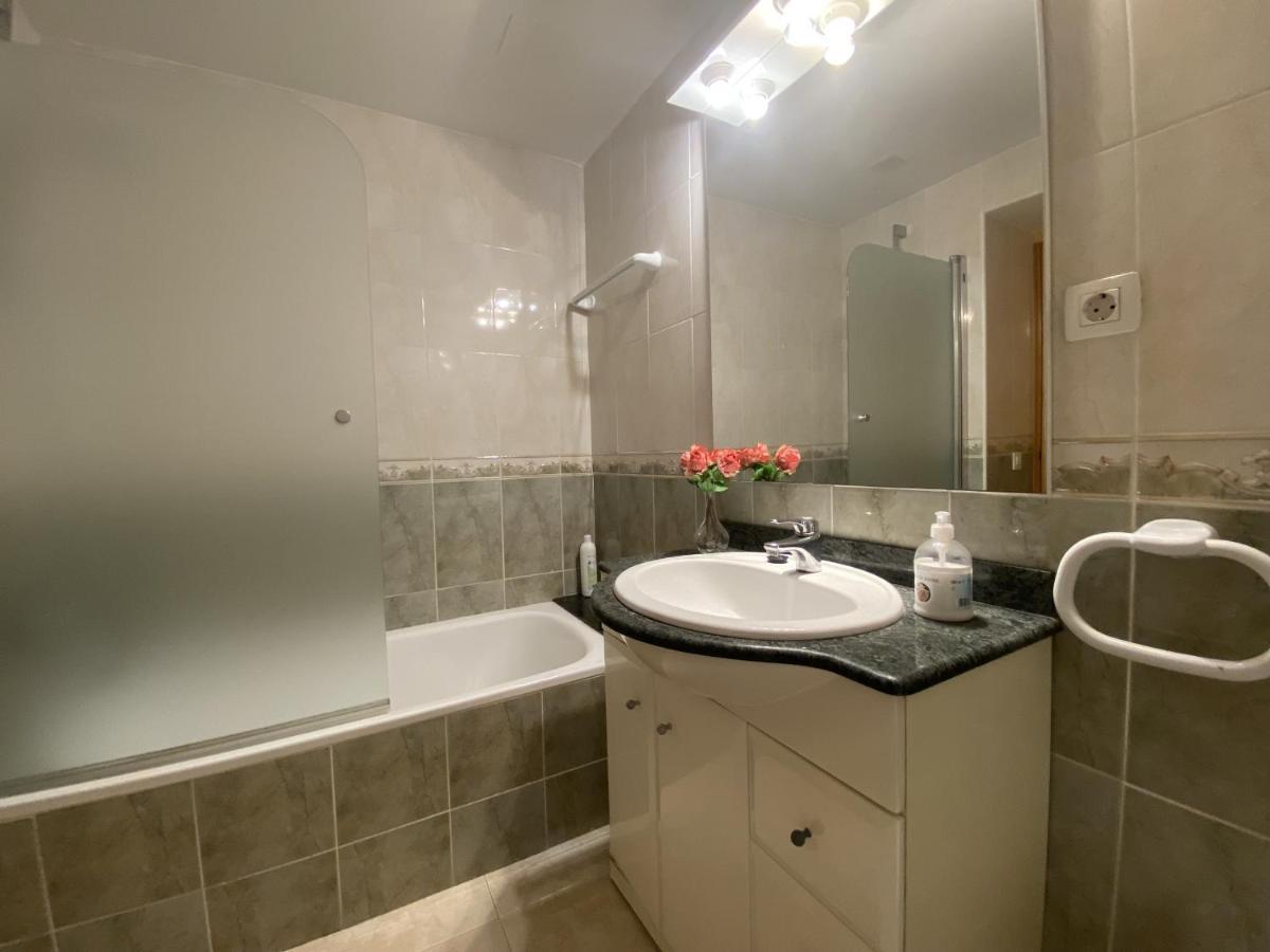 R123 Apartamento en la planta baja con piscina cerca de la playa Calafell Exterior foto