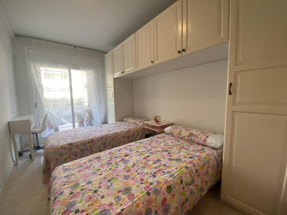 R123 Apartamento en la planta baja con piscina cerca de la playa Calafell Exterior foto